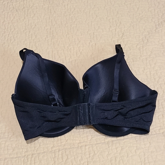 Secret Treasures bra size 40DD - Picture 9 of 9